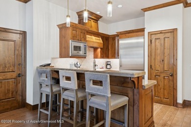 2024 renovations completed (including new decor, furniture - photo 7