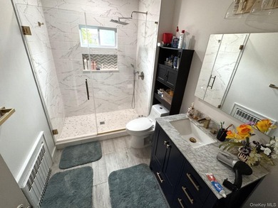 Welcome to this beautifully maintained Center Hall Colonial - photo 14