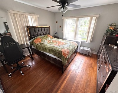 Welcome to this beautifully maintained Center Hall Colonial - photo 17