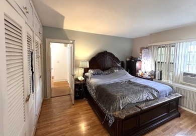 Welcome to this beautifully maintained Center Hall Colonial - photo 19