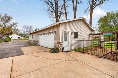 Enjoy lake living with this 3-bedroom, 2-bath ranch on Gun Lake - photo 38
