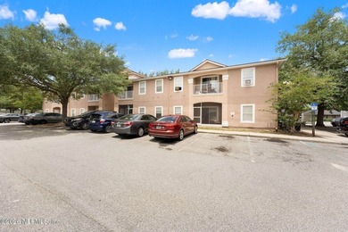 Welcome Home to Manotak Oaks! This second floor 2 bedroom, 2 - photo 2