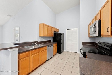 Welcome Home to Manotak Oaks! This second floor 2 bedroom, 2 - photo 9