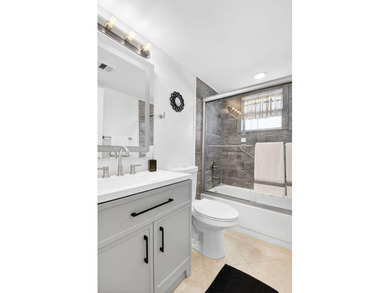 Welcome to Delray Beach! This move-in ready Kings Point condo is - photo 30