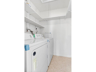 Welcome to Delray Beach! This move-in ready Kings Point condo is - photo 42
