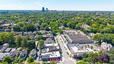 In the heart of Park Ave, THIS HOUSE HAS IT ALL!!! Welcome to 4 - photo 2
