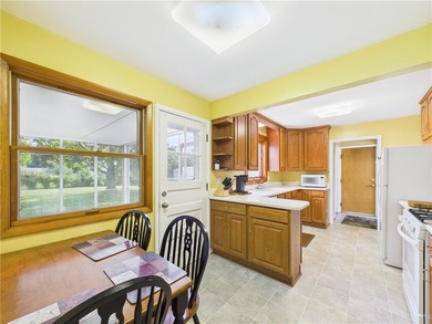 Classic Village Colonial that has been beautifully maintained - photo 16