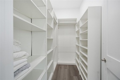 Beautiful move-in ready home featuring modern finishes, lake - photo 19