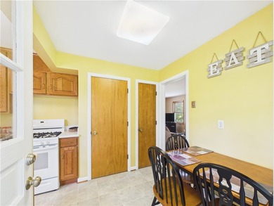 Classic Village Colonial that has been beautifully maintained - photo 20