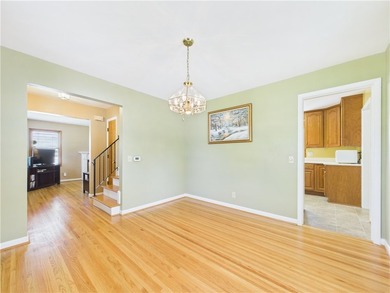 Classic Village Colonial that has been beautifully maintained - photo 27