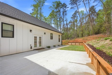 Beautiful move-in ready home featuring modern finishes, lake - photo 31