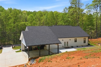 Beautiful move-in ready home featuring modern finishes, lake - photo 32