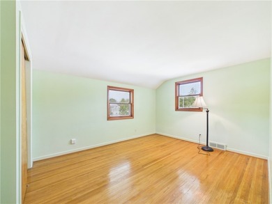 Classic Village Colonial that has been beautifully maintained - photo 33