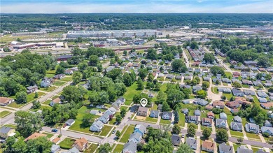 Why wait months for new construction when you can move right - photo 33