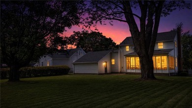 Classic Village Colonial that has been beautifully maintained - photo 42