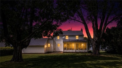 Classic Village Colonial that has been beautifully maintained - photo 43