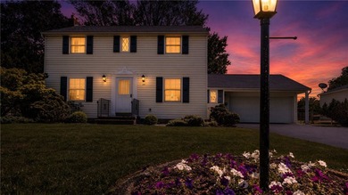 Classic Village Colonial that has been beautifully maintained - photo 44