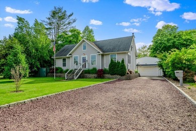 Discover this wide line Expanded Ranch nestled on a dead-end - photo 2