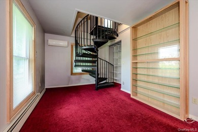 Discover this wide line Expanded Ranch nestled on a dead-end - photo 5