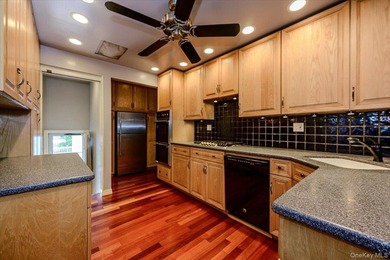 Discover this wide line Expanded Ranch nestled on a dead-end - photo 8