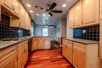 Discover this wide line Expanded Ranch nestled on a dead-end - photo 9