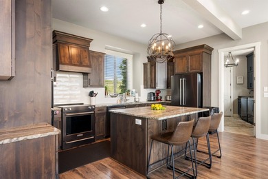 Welcome to 68 Hawksbeard Circle, a remarkable 8-bedroom, 5 - photo 12