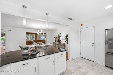 Location, updates, and timeless charm! This beautifully - photo 14