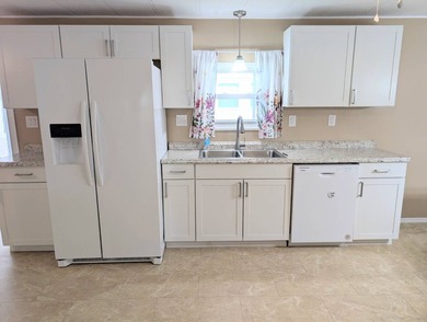 Talk about GREAT BONES, This completely furnished, two bedroom - photo 9