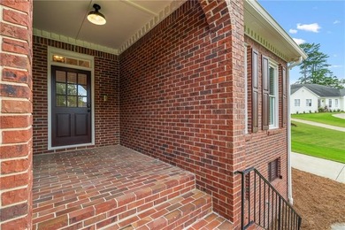 Impeccable, beautifully updated 4BR/2BA ranch in the heart of - photo 2