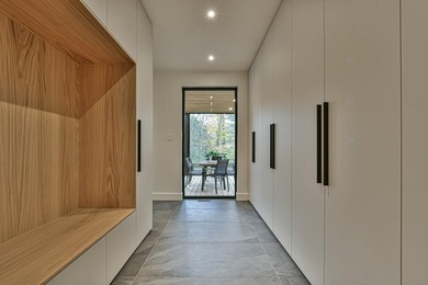 Where dreams come true. Prestigious waterfront property on a - photo 5