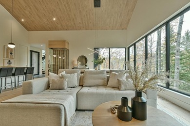 Where dreams come true. Prestigious waterfront property on a - photo 7