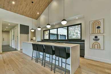 Where dreams come true. Prestigious waterfront property on a - photo 8