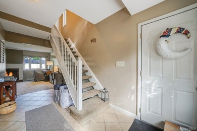 Charming, cared-for, and full of curb appeal, this Ridge - photo 8
