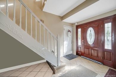 Charming, cared-for, and full of curb appeal, this Ridge - photo 9