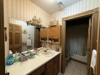 402 Westwood Dr - photo 14
