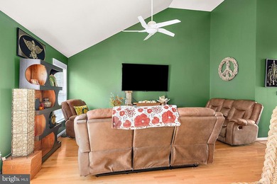 Well-kept 3BR/2BA rancher on a corner lot in the desirable - photo 19