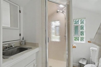 Welcome home to this exceptionally updated and meticulously - photo 20