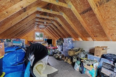 Welcome home to this exceptionally updated and meticulously - photo 21