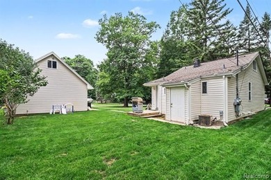 Welcome home to this exceptionally updated and meticulously - photo 25