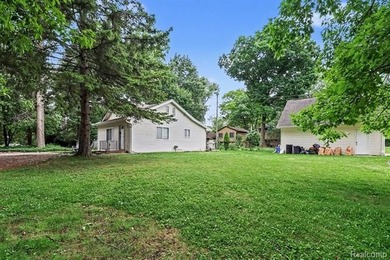 Welcome home to this exceptionally updated and meticulously - photo 27