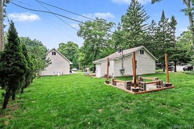 Welcome home to this exceptionally updated and meticulously - photo 28
