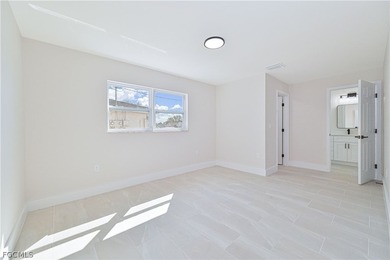 Legal renovated Duplex in Cape Coral, Unit A has 2 bedrooms and - photo 29