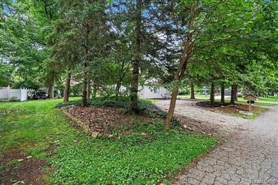 Welcome home to this exceptionally updated and meticulously - photo 31