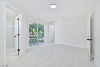 Legal renovated Duplex in Cape Coral, Unit A has 2 bedrooms and - photo 33