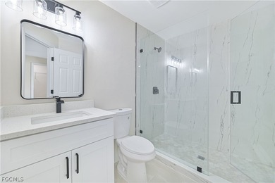 Legal renovated Duplex in Cape Coral, Unit A has 2 bedrooms and - photo 34