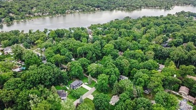 Welcome home to this exceptionally updated and meticulously - photo 34