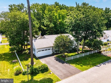 Well-kept 3BR/2BA rancher on a corner lot in the desirable - photo 37