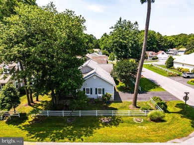 Well-kept 3BR/2BA rancher on a corner lot in the desirable - photo 38