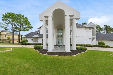 Experience luxury private lakefront living in this one-of-a-kind - photo 4