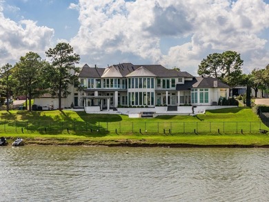 Experience luxury private lakefront living in this one-of-a-kind - photo 5